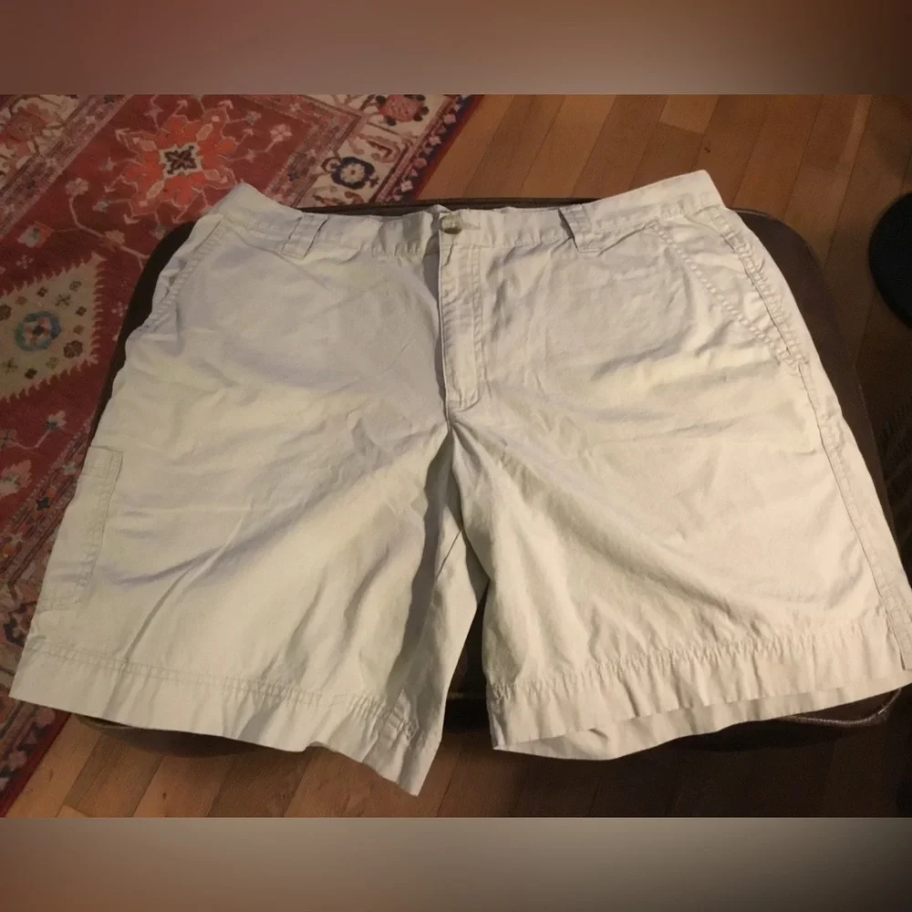 COLUMBIA Men's Cotton Sportsman Shorts waist 36 and length 9”